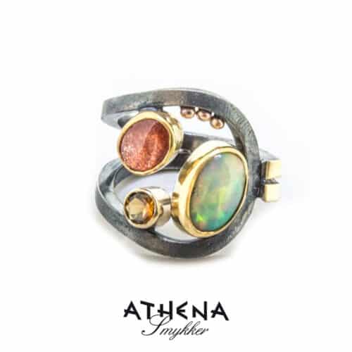 Oxideret ring med opal, solsten og turmalin