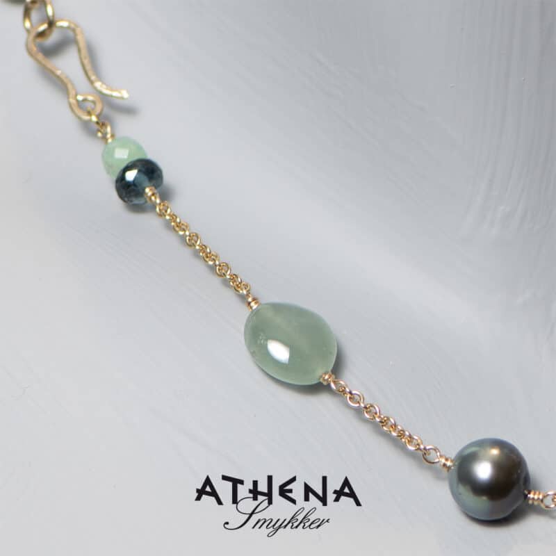 Guld viklekæde med aquamarin, opal, chrysopras, topas, tahiti og south sea perler