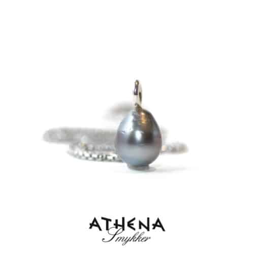 Sølv vedhæng med dråbeformet Tahiti perle